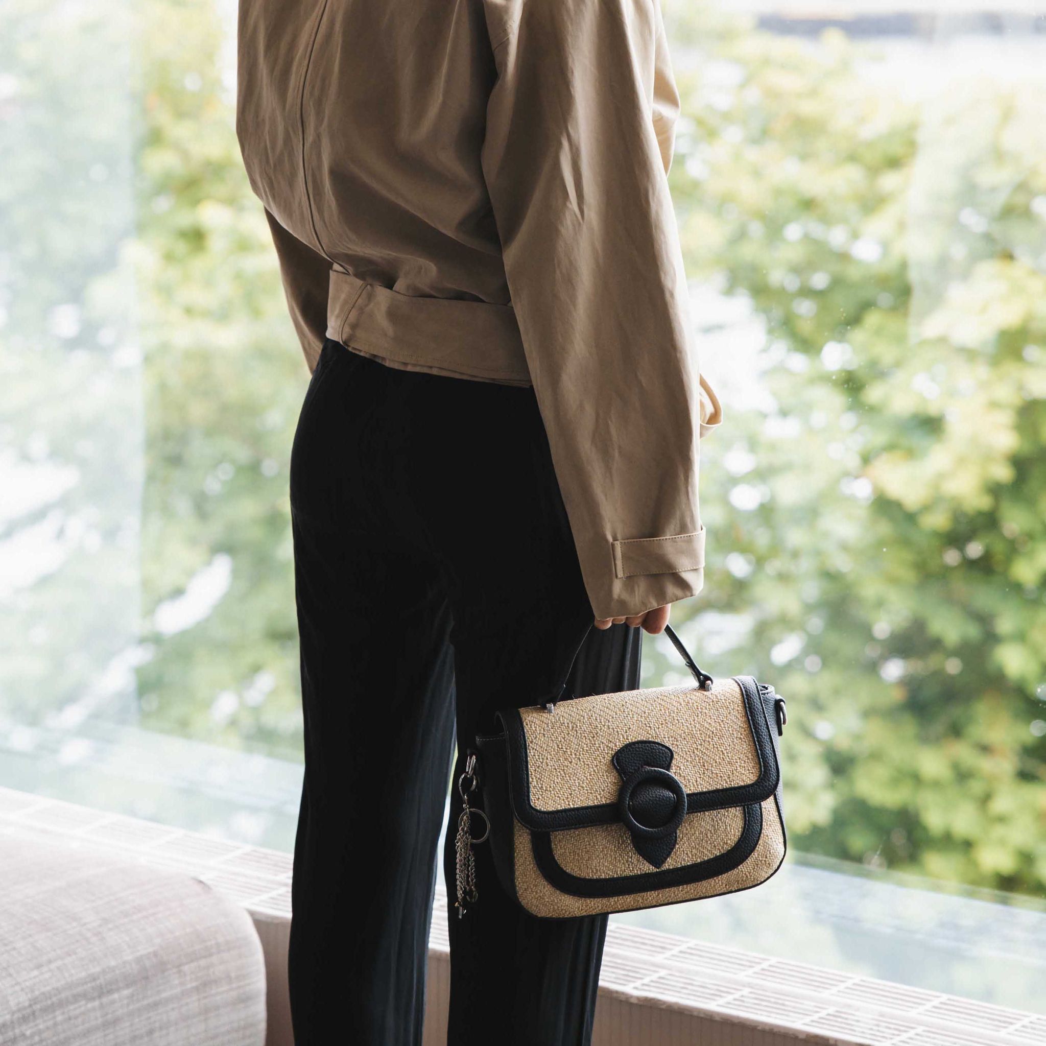 Flåm håndveske med klaff - Beige
