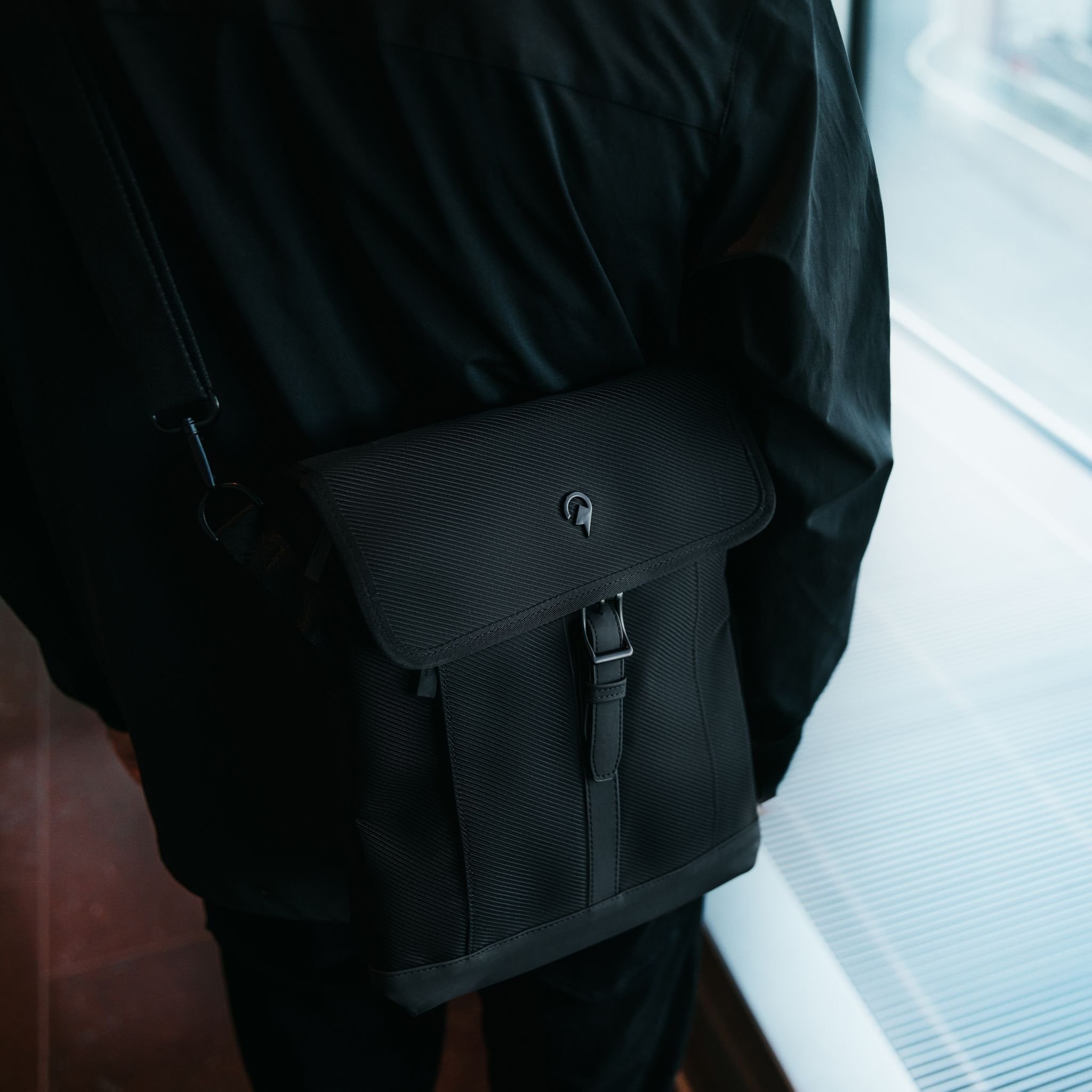 Omega skulderveske crossbody Ipad - Svart