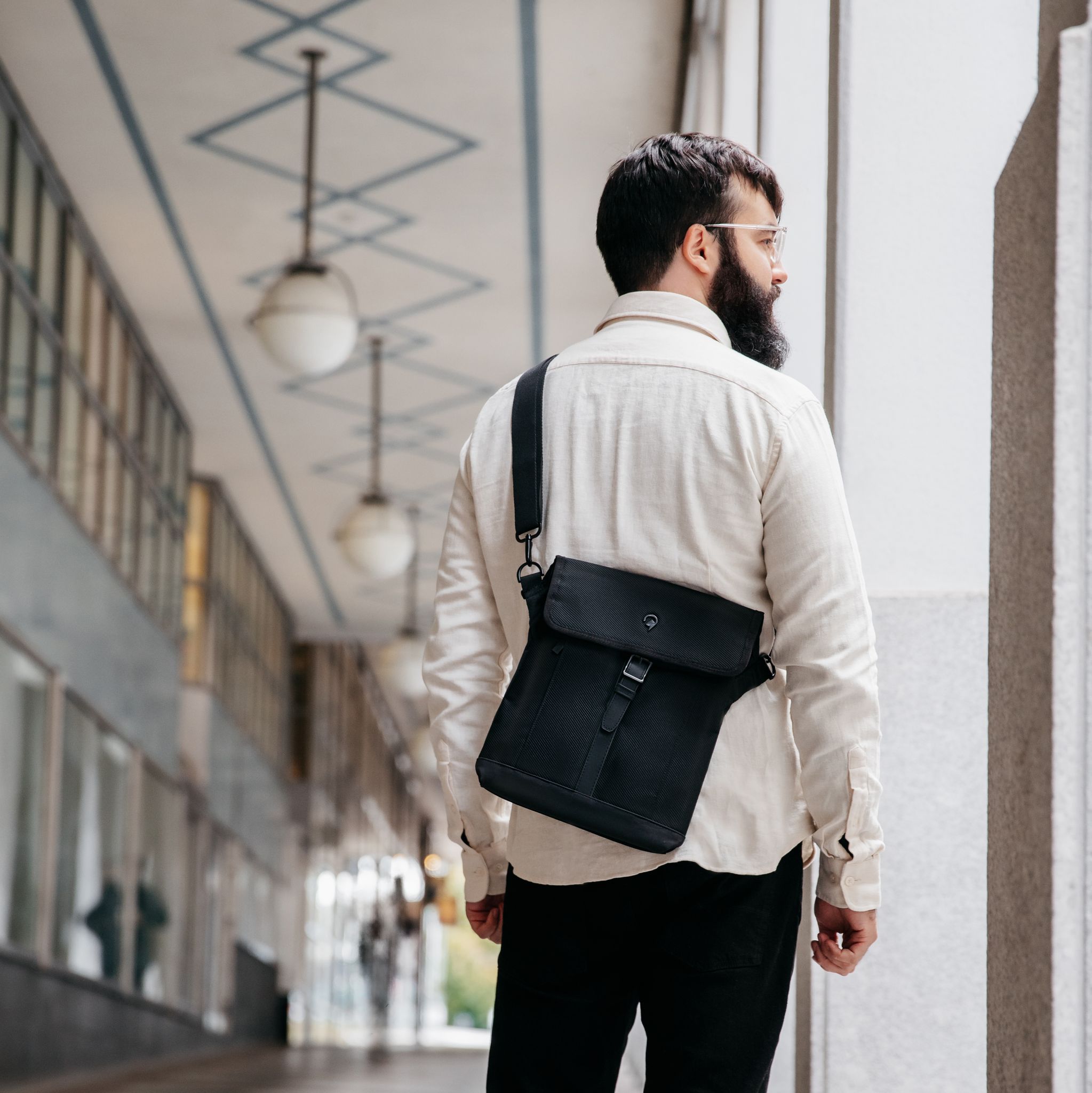 Omega skulderveske crossbody Ipad - Svart