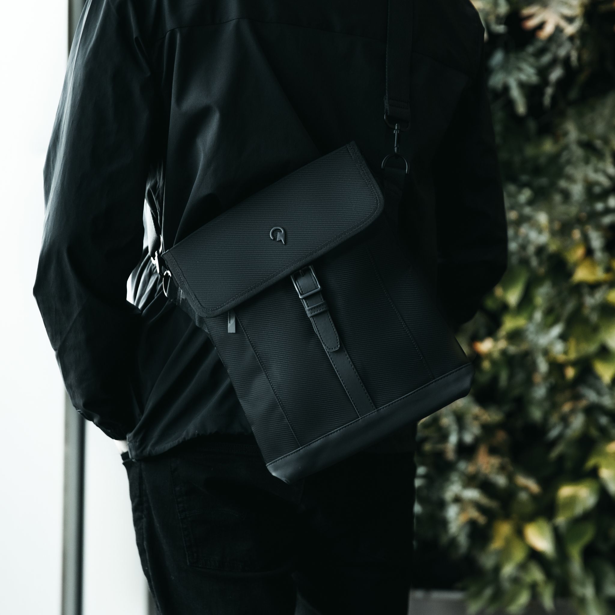 Omega skulderveske crossbody Ipad - Svart