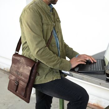 Veske Flap Bag skinn Mørk brun