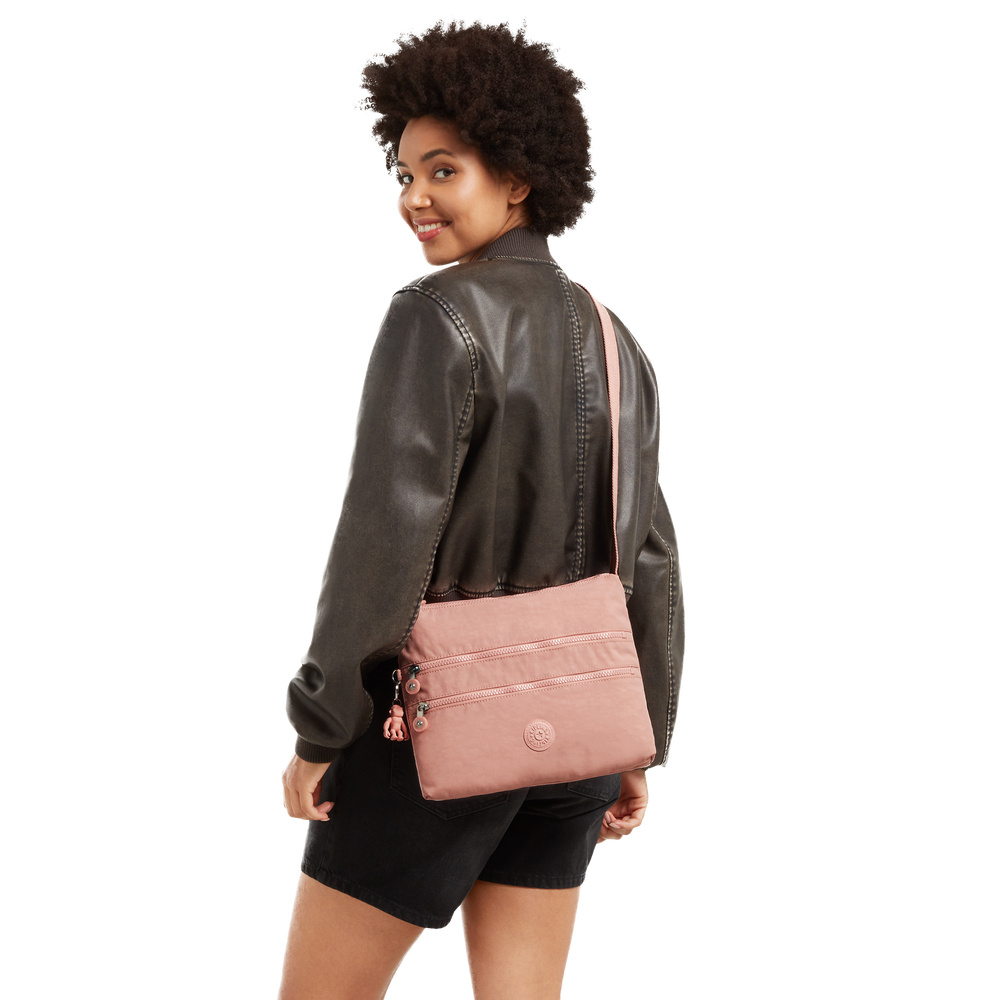 Alvar Medium Crossbody Alvar Medium Crossbody