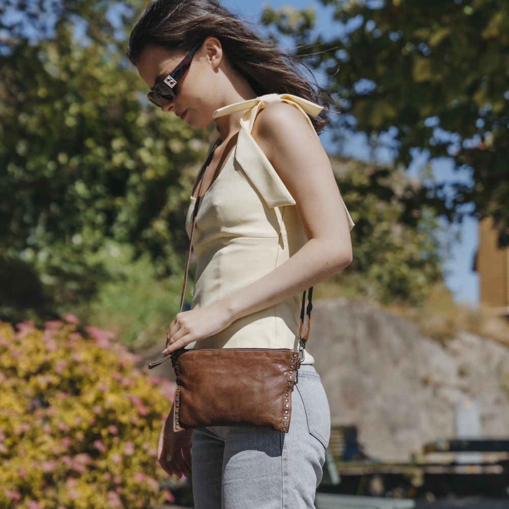 VINTAGE ROCKS Clutch