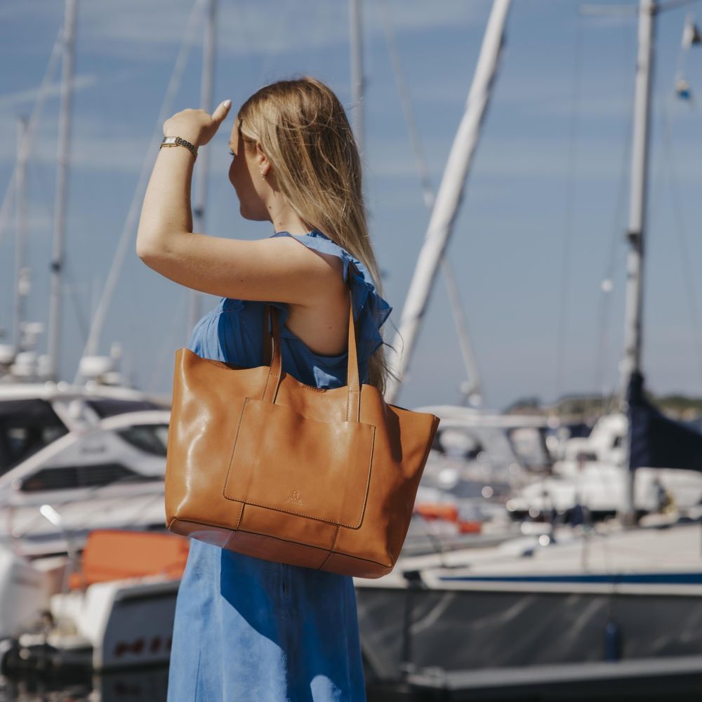 CASUAL CLASSICS Tote