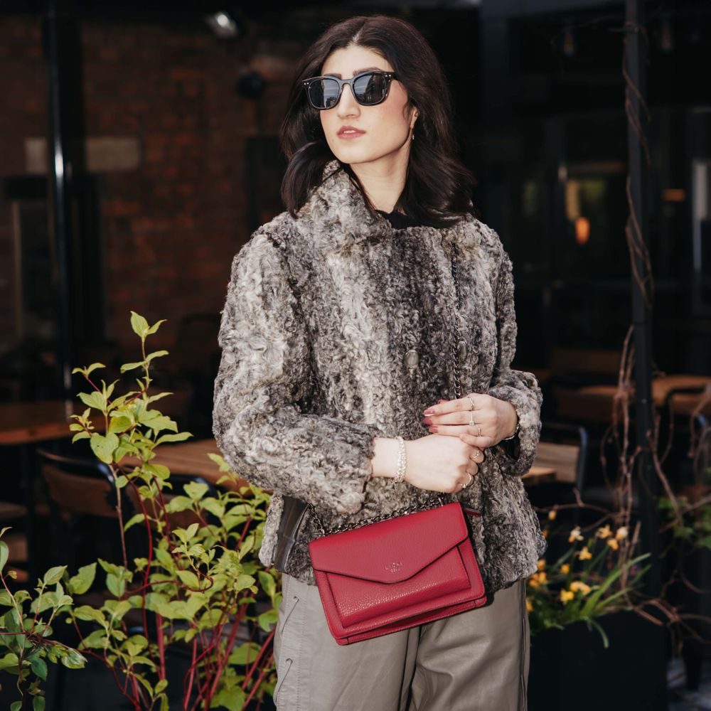 Elli crossbody-veske med klaff