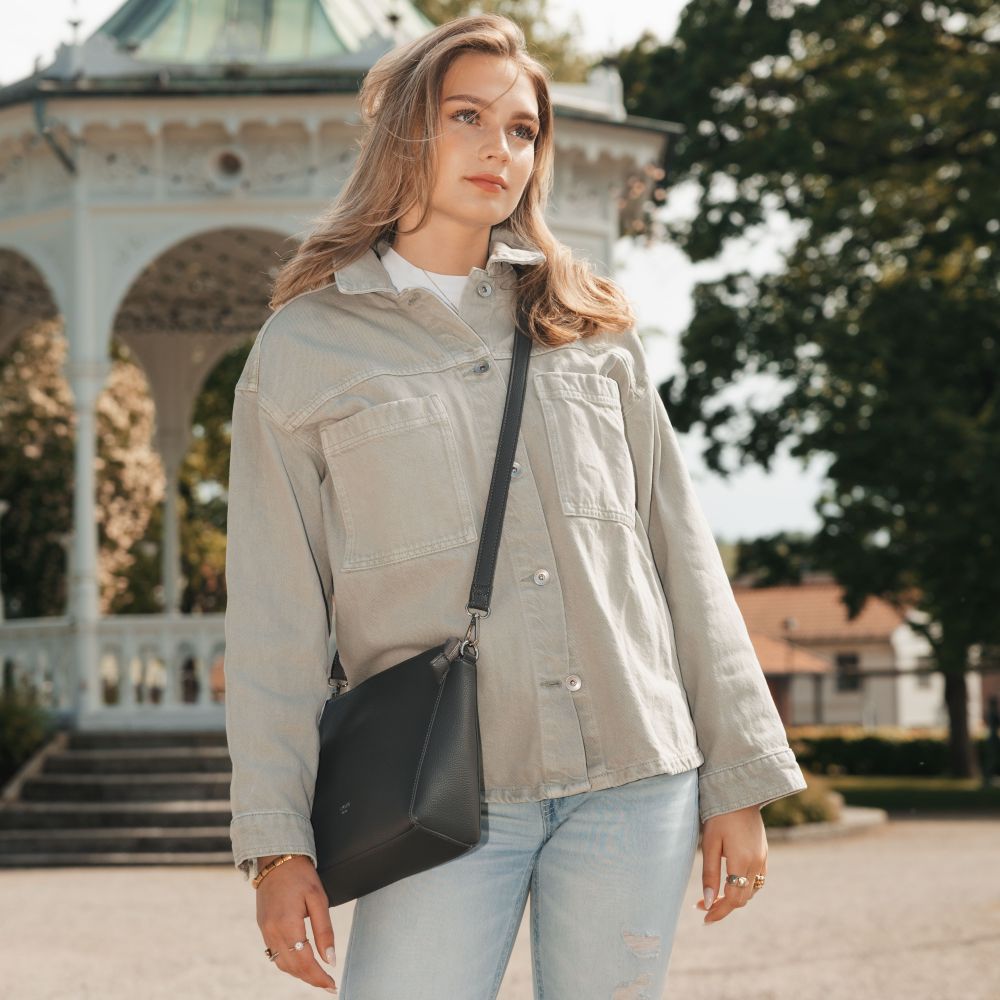 Arendal Crossbody