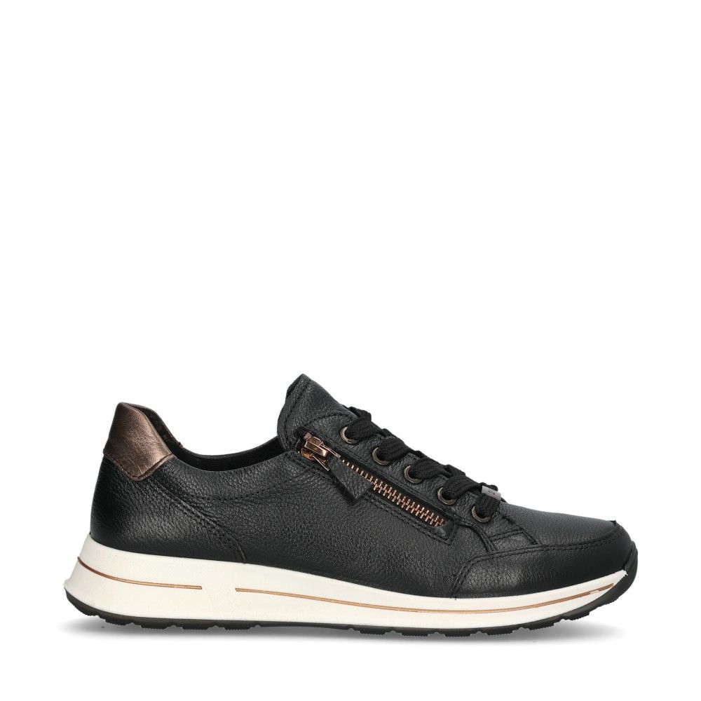 Osaka 2.0 Sneakers