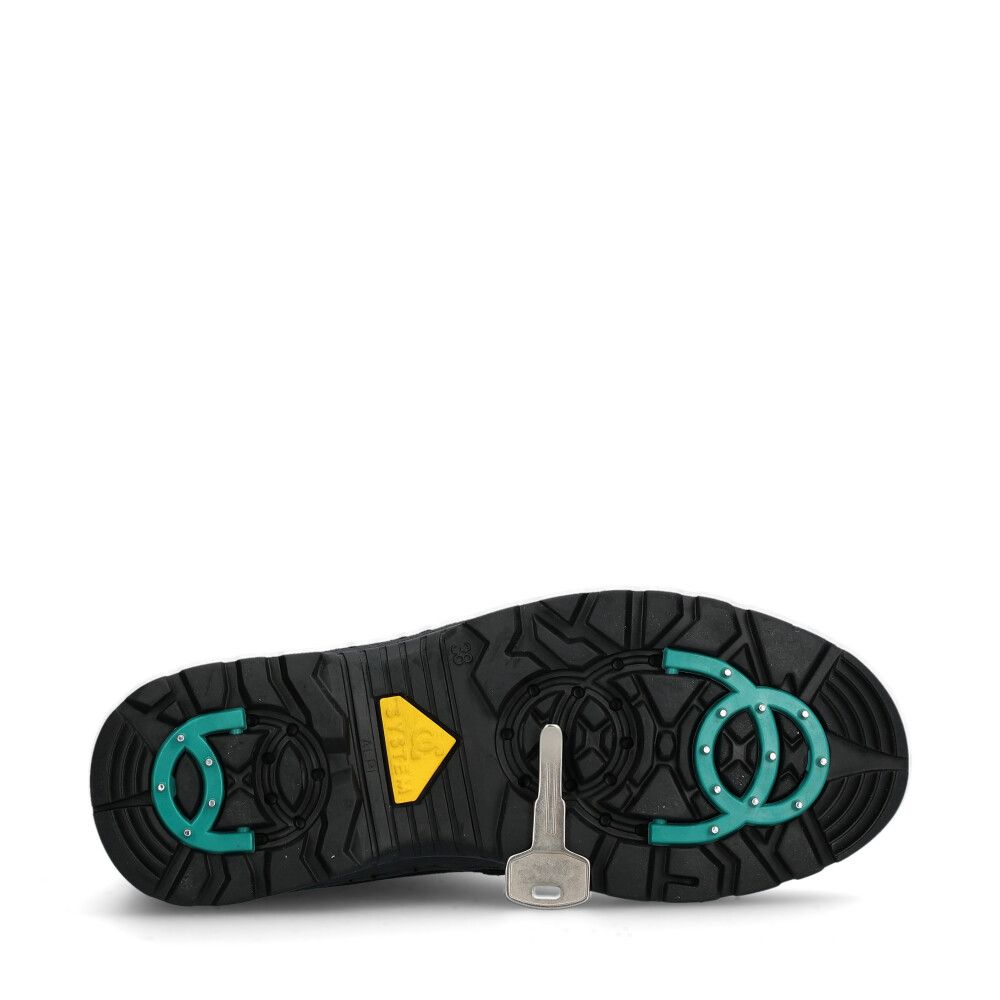 857-0702 Boots Broddar Svart