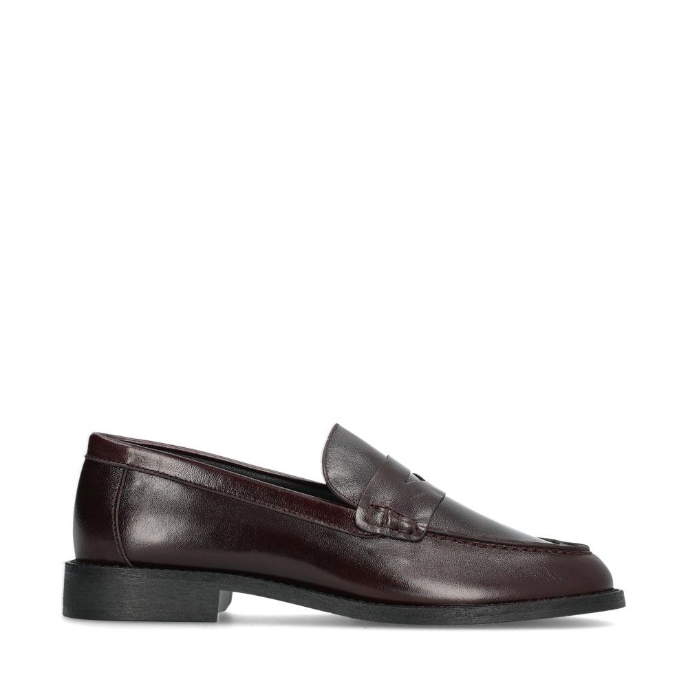 Leucas Loafers