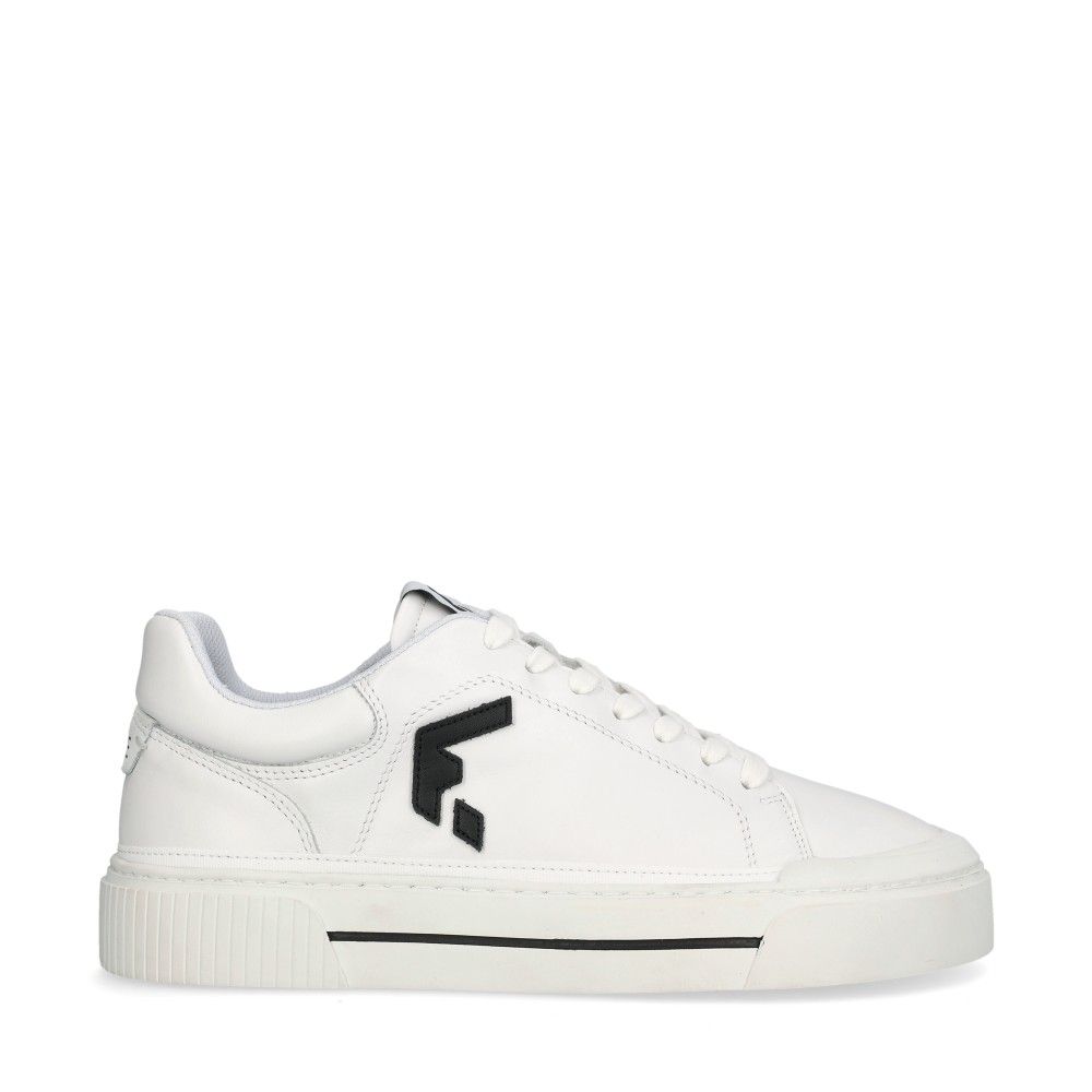 Arcus M Sneakers Vit