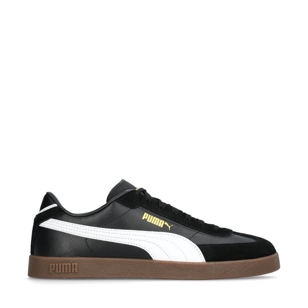 Club Era Sneakers