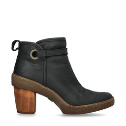 Reuse El Naturalista Boots