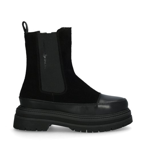 Mount Caia Chelseaboots Svart