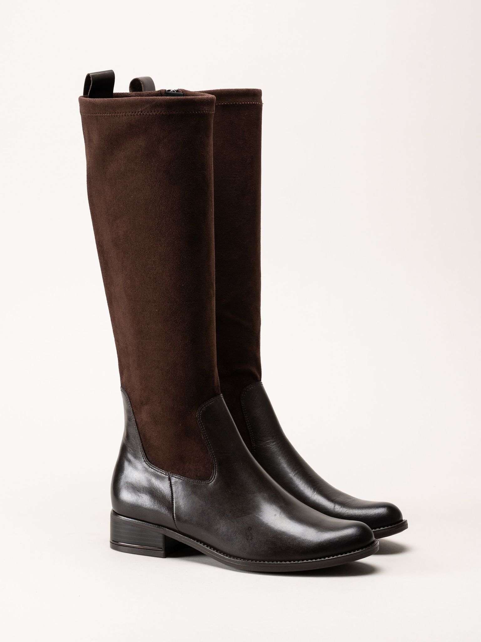 Caprice - Mörkbruna stövlar i skinn och textil