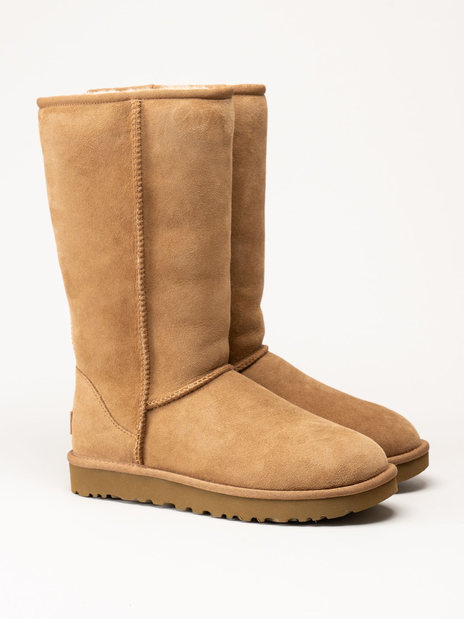 UGG - Classic Tall II - Ljusbruna stövlar