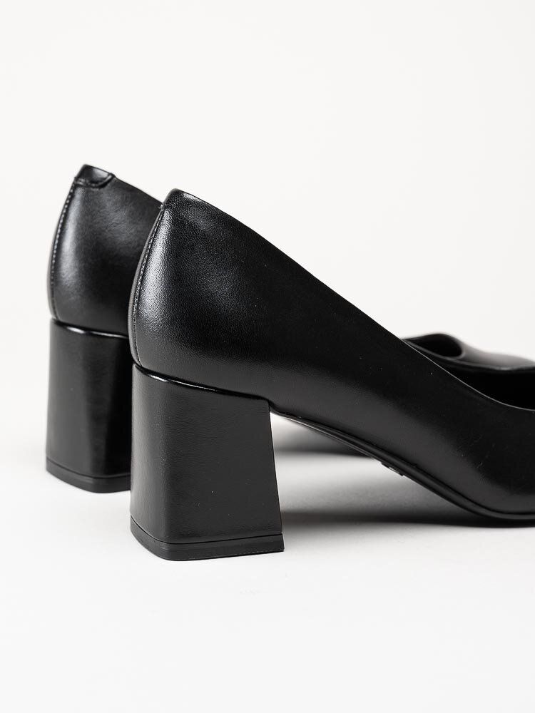 Tamaris - Svarta pumps i skinn