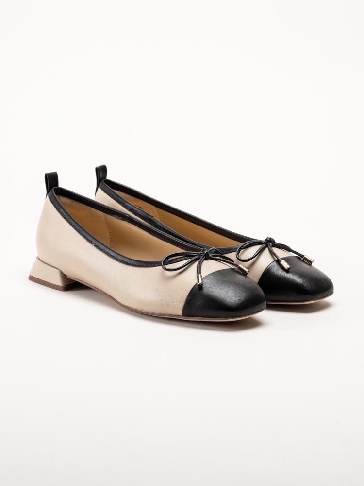 Clarks - Ubree15 Poppy D - Beige ballerina pumps i skinn