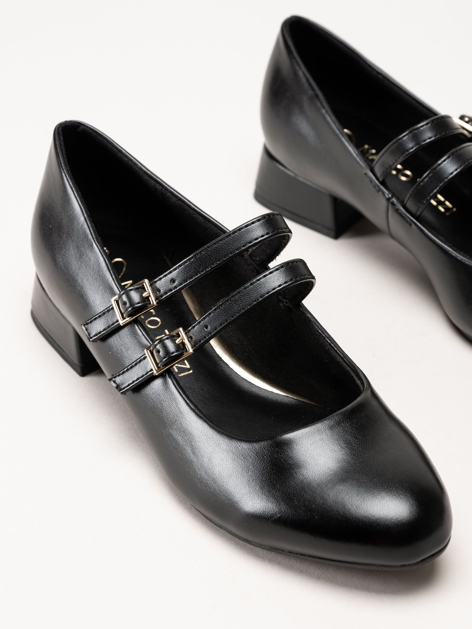Marco Tozzi - Svarta pumps i skinnimitation