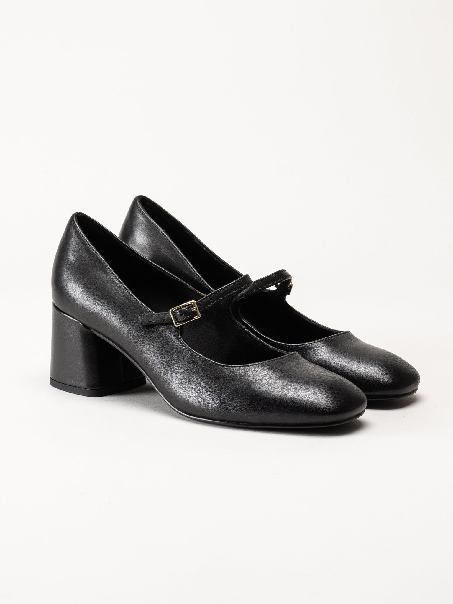 Marco Tozzi - Svarta pumps med slejf