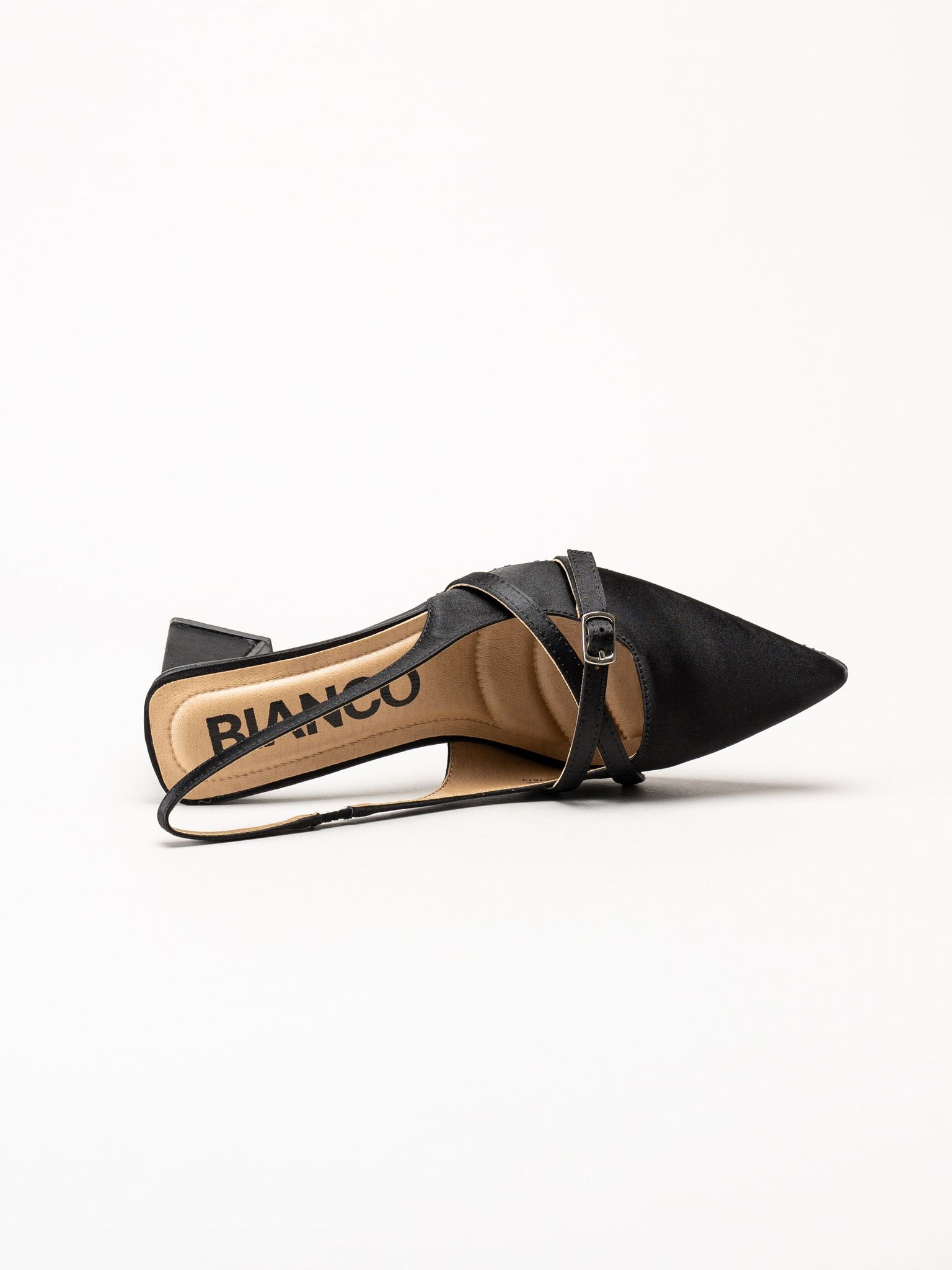 Bianco - Biamaralyn Buckle - Svarta slingback pumps i satin