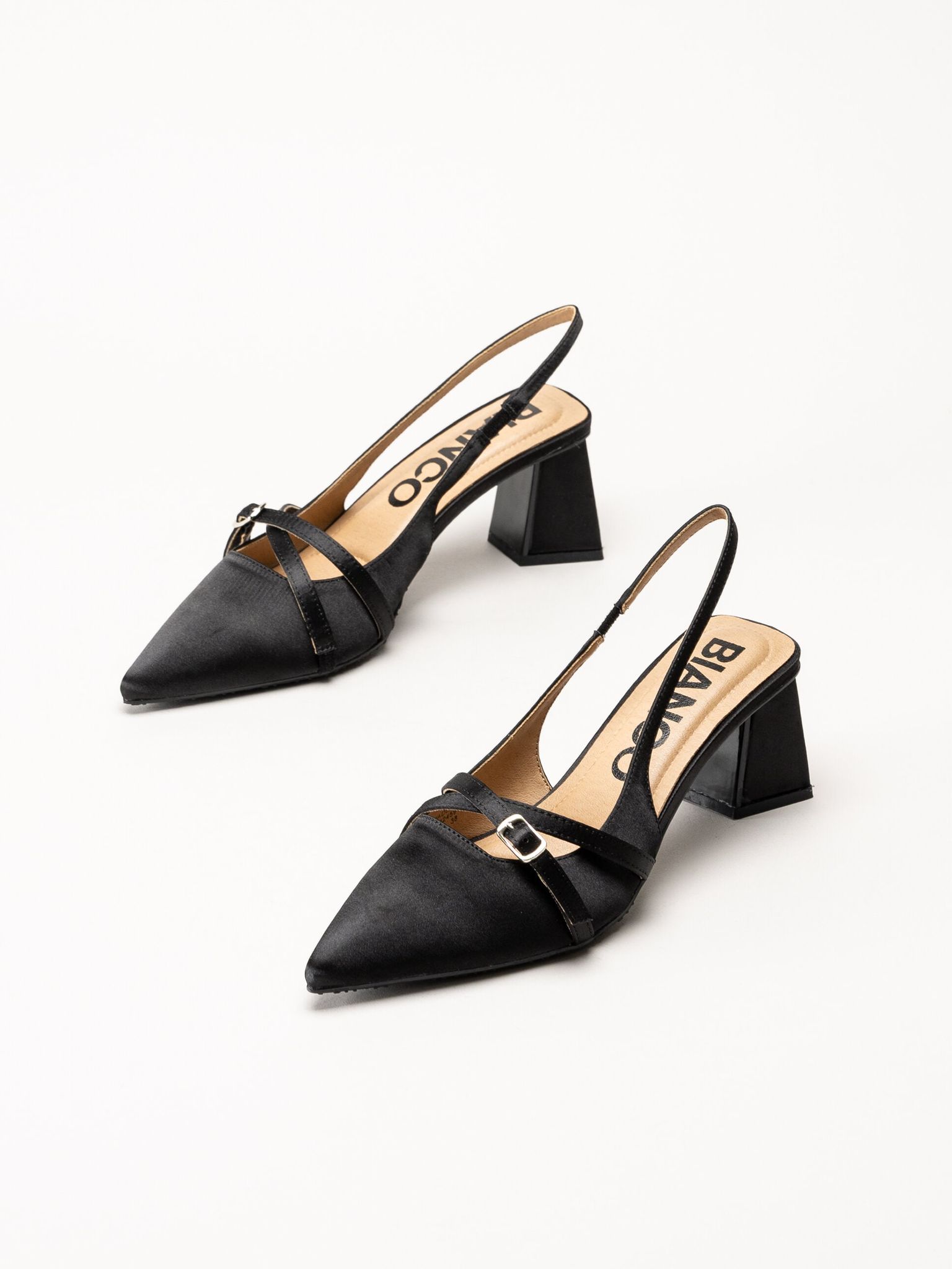 Bianco - Biamaralyn Buckle - Svarta slingback pumps i satin