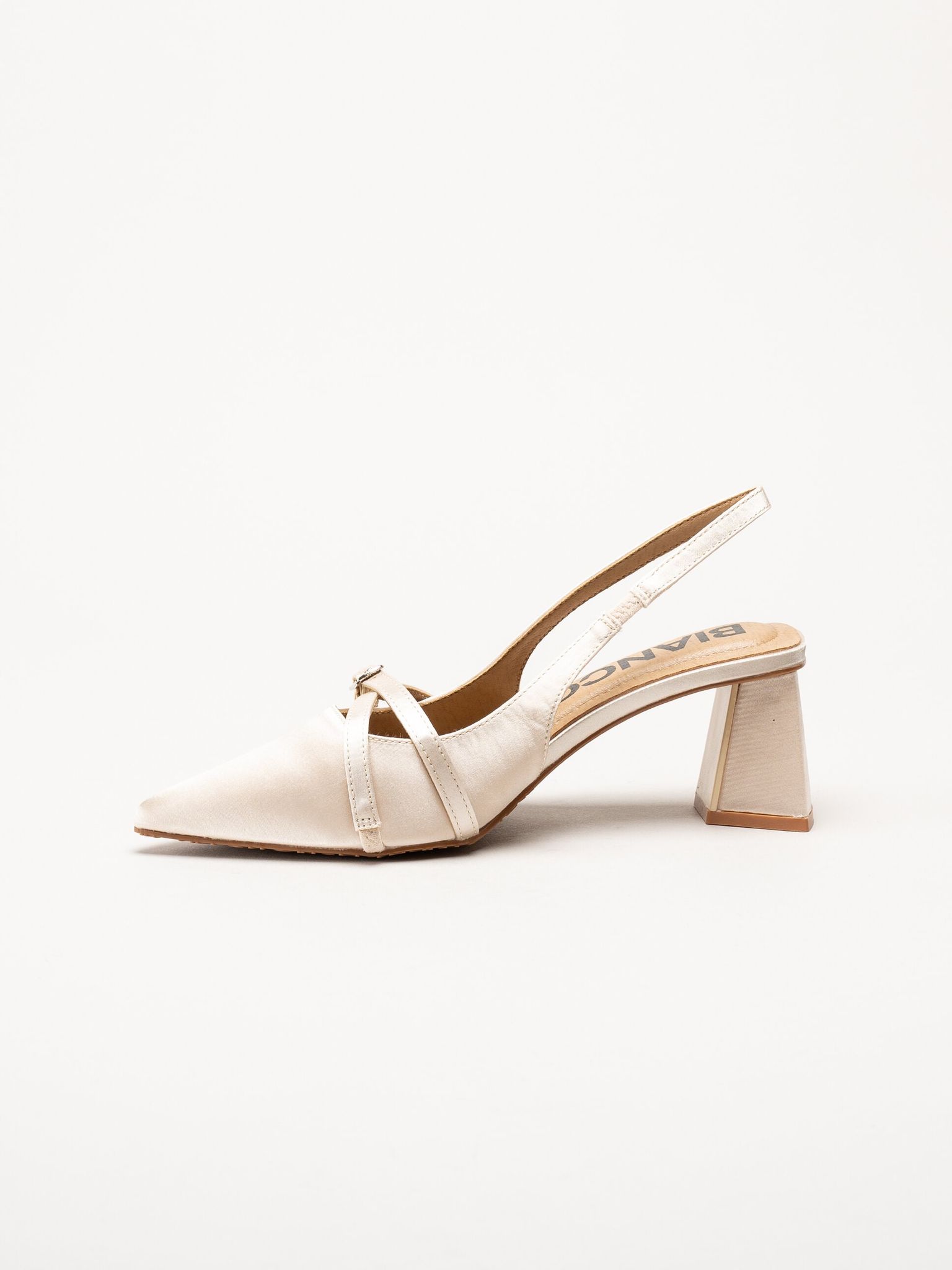 Bianco - Biamaralyn Buckle - Offwhite slingback pumps i satin