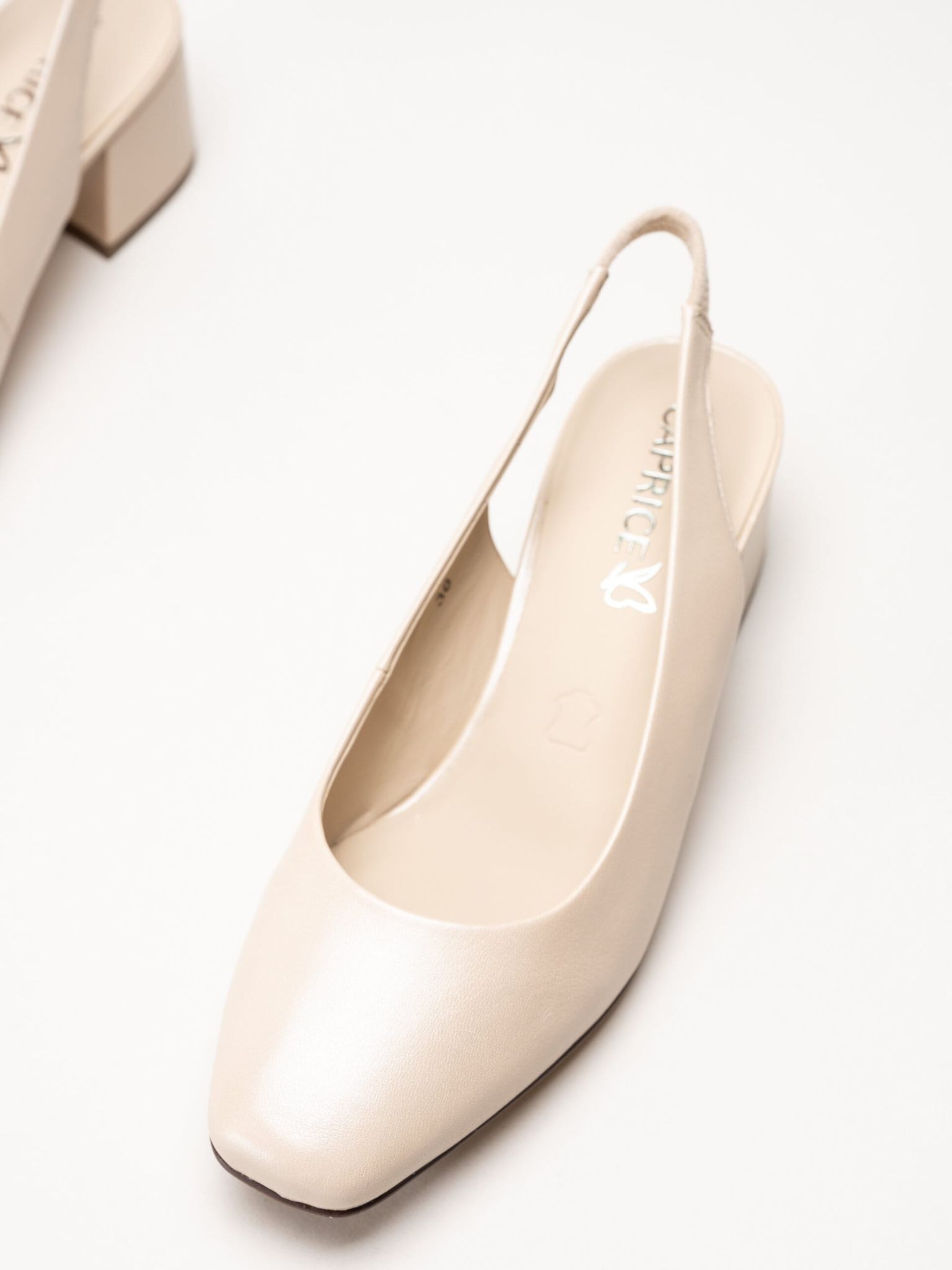 Caprice - Beige slingback pumps i skinn