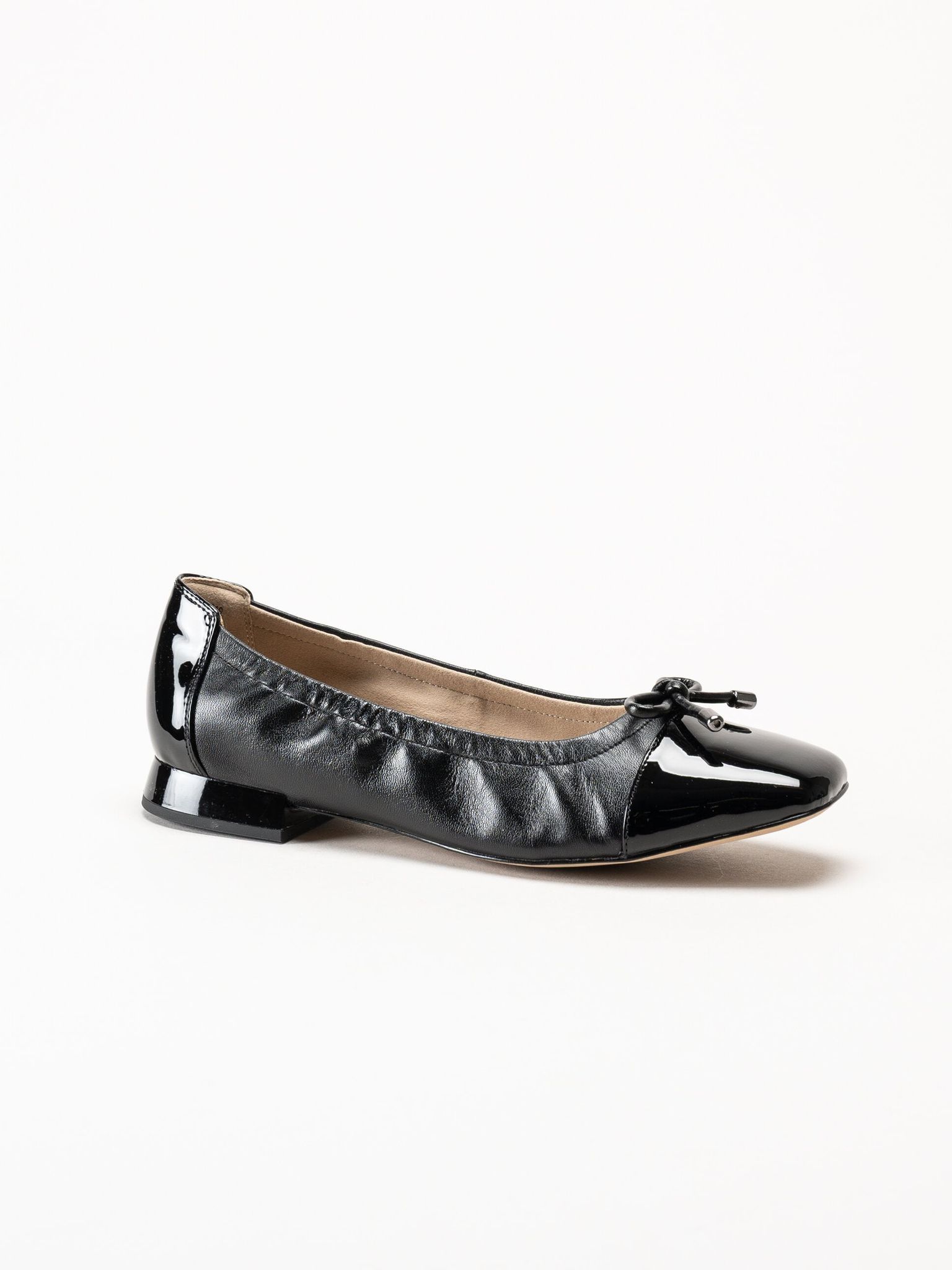 Caprice - Svarta ballerinaskor i skinn