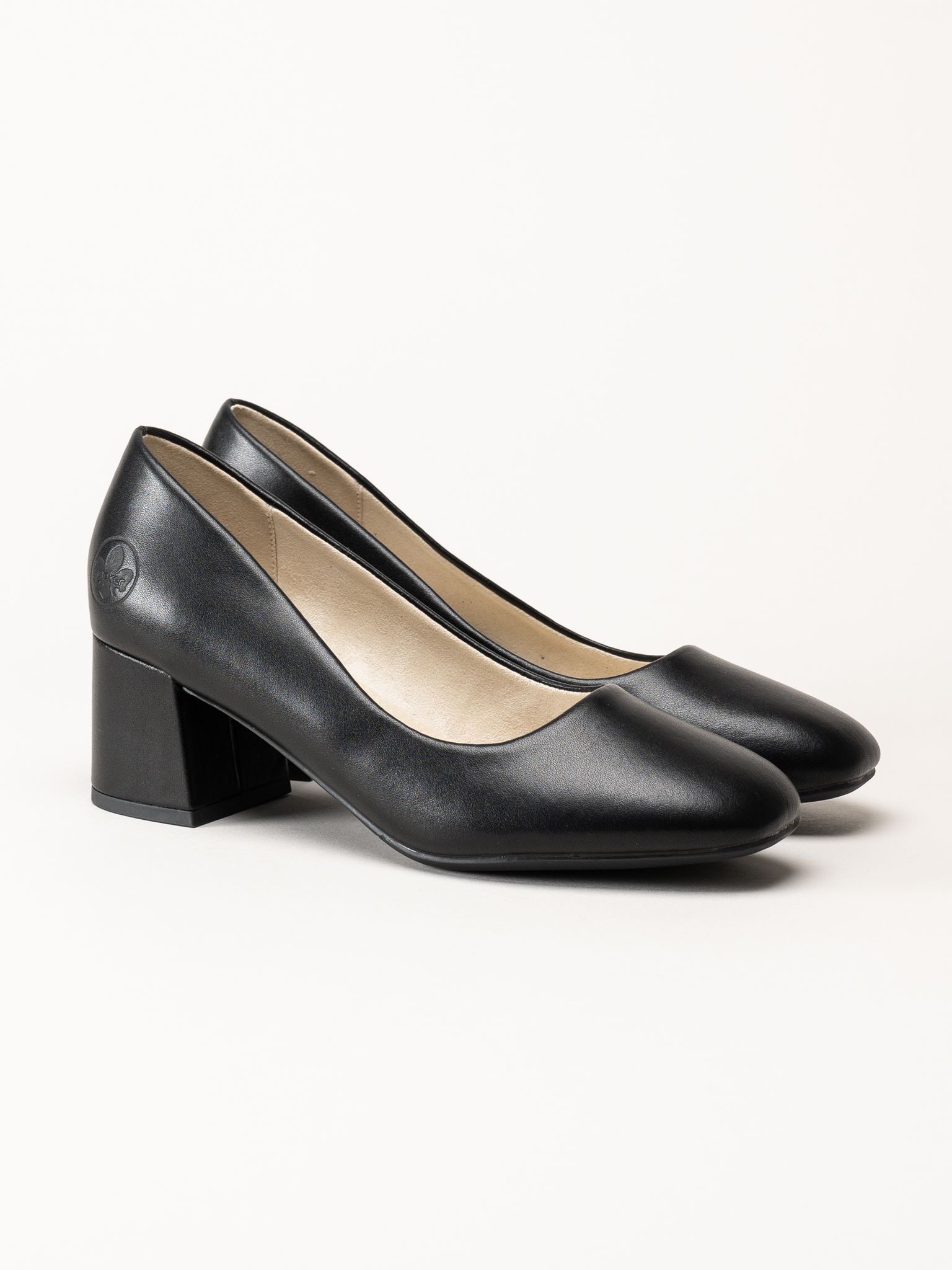 Rieker - Svarta skinnpumps