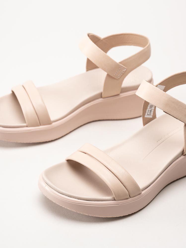 Ecco - Flowt W Wedge - Rosa sandal i skinn medi kilklack