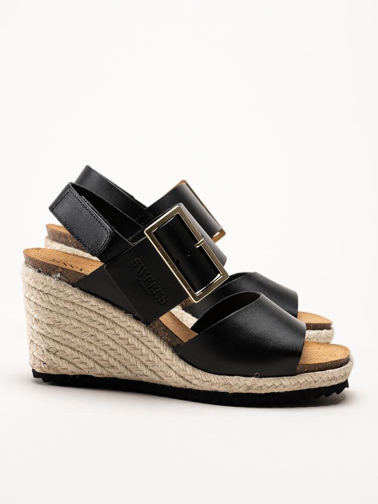 Sweeks - Tyra - Svarta kilklackade sandaletter i skinn
