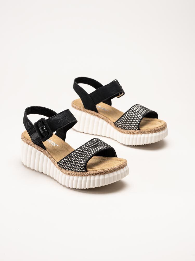 Rieker - Svarta mönstrade sandaletter med kilklack