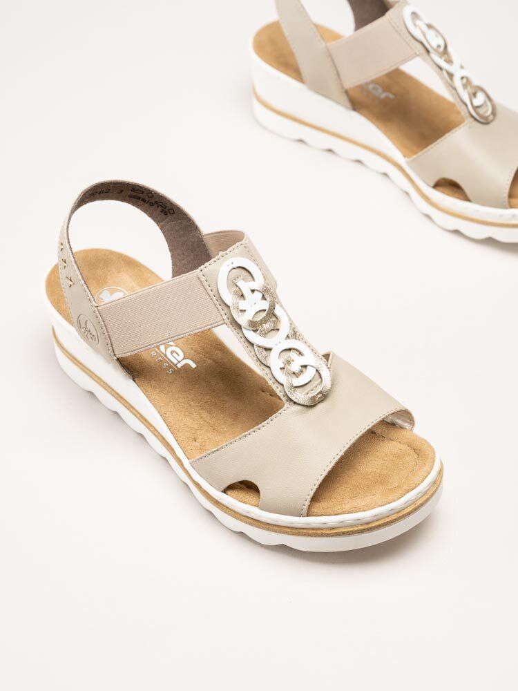 Beige sandaletter med kilklack