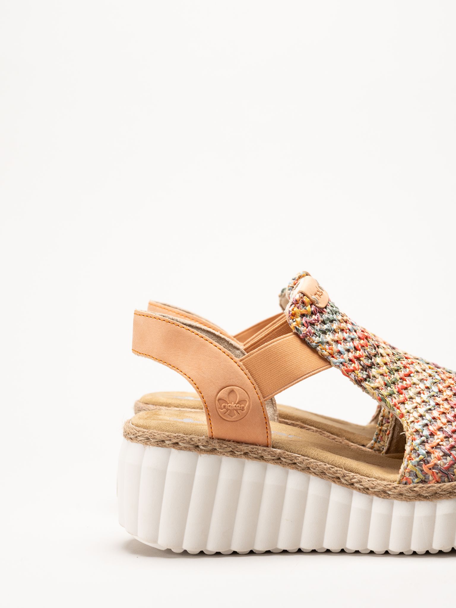 Rieker - Aprikosfärgade kilsandaletter
