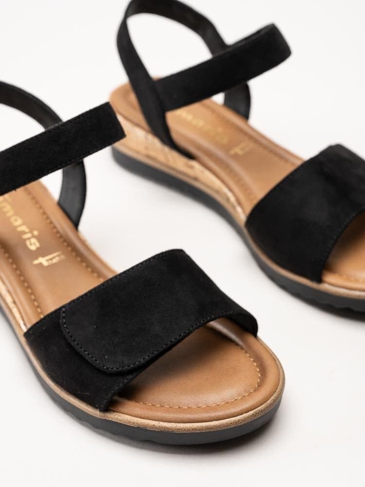 Tamaris - Svarta sandaletter med kilklack