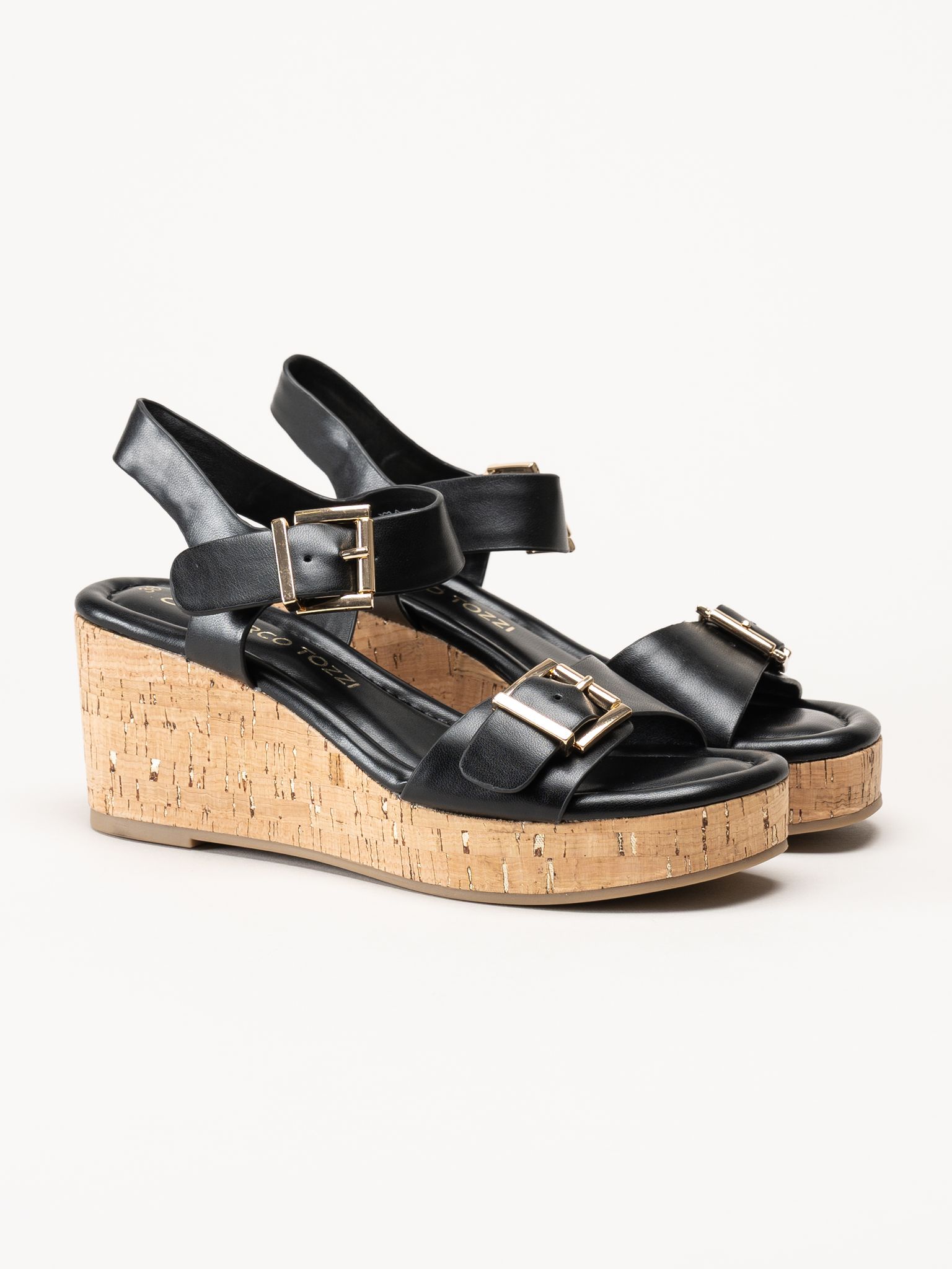 Marco Tozzi - Svarta kilsandaletter i skinnimitation