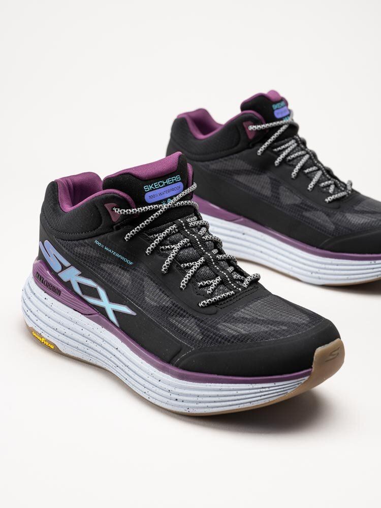 Skechers - Max Cushioning Suspension - Svart lila vattentäta kängor