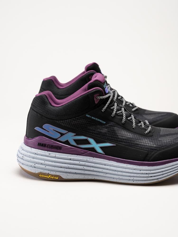 Skechers - Max Cushioning Suspension - Svart lila vattentäta kängor