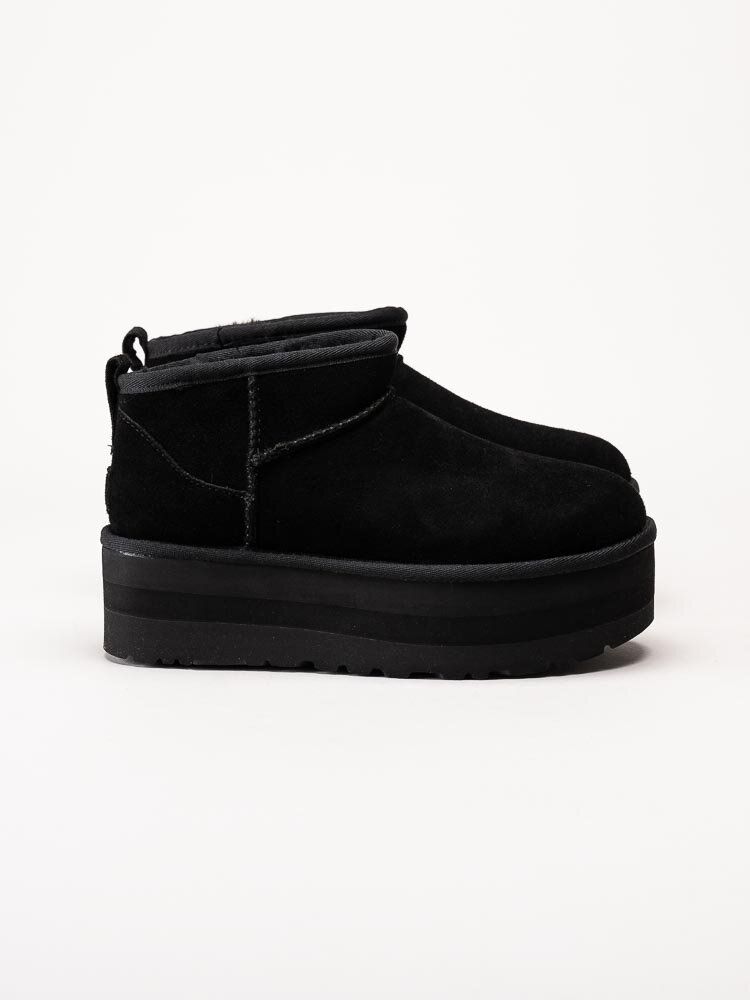 UGG - Classic Ultra Mini Platform - Svarta låga platåboots i mocka