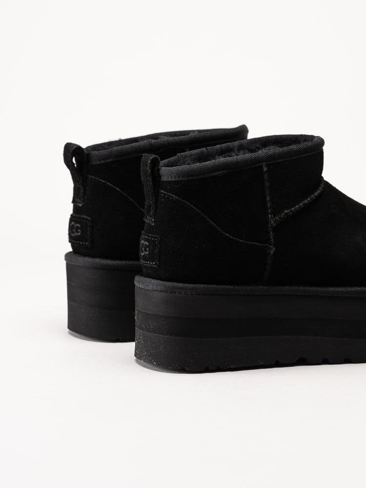 UGG - Classic Ultra Mini Platform - Svarta låga platåboots i mocka