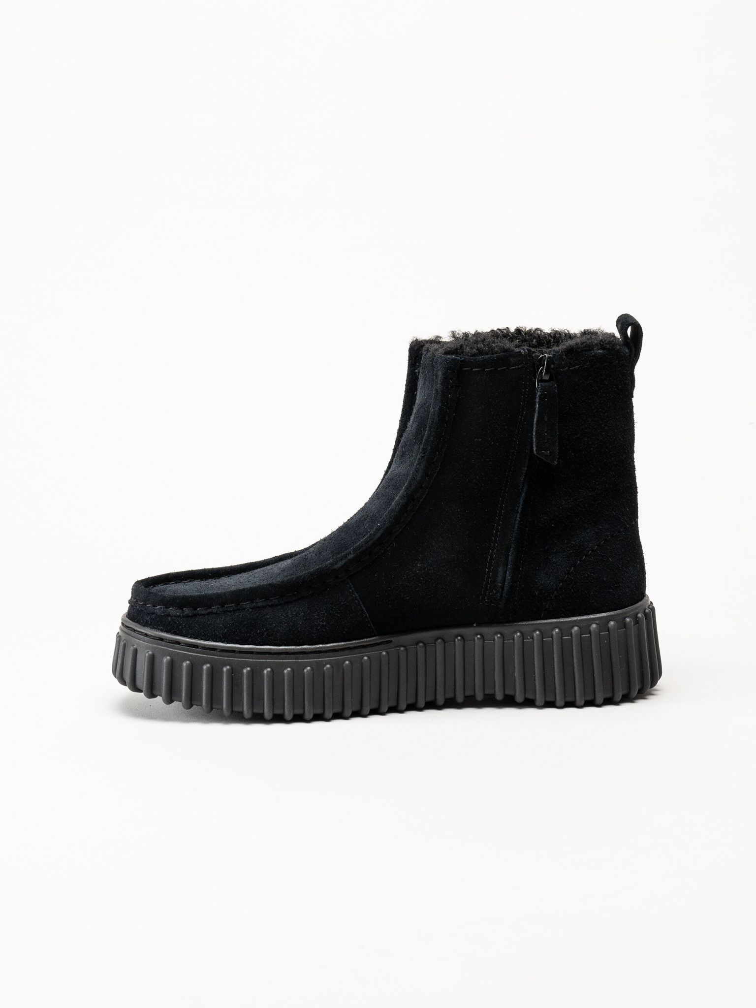 Clarks - Torhill Cozy - Svarta boots i mocka