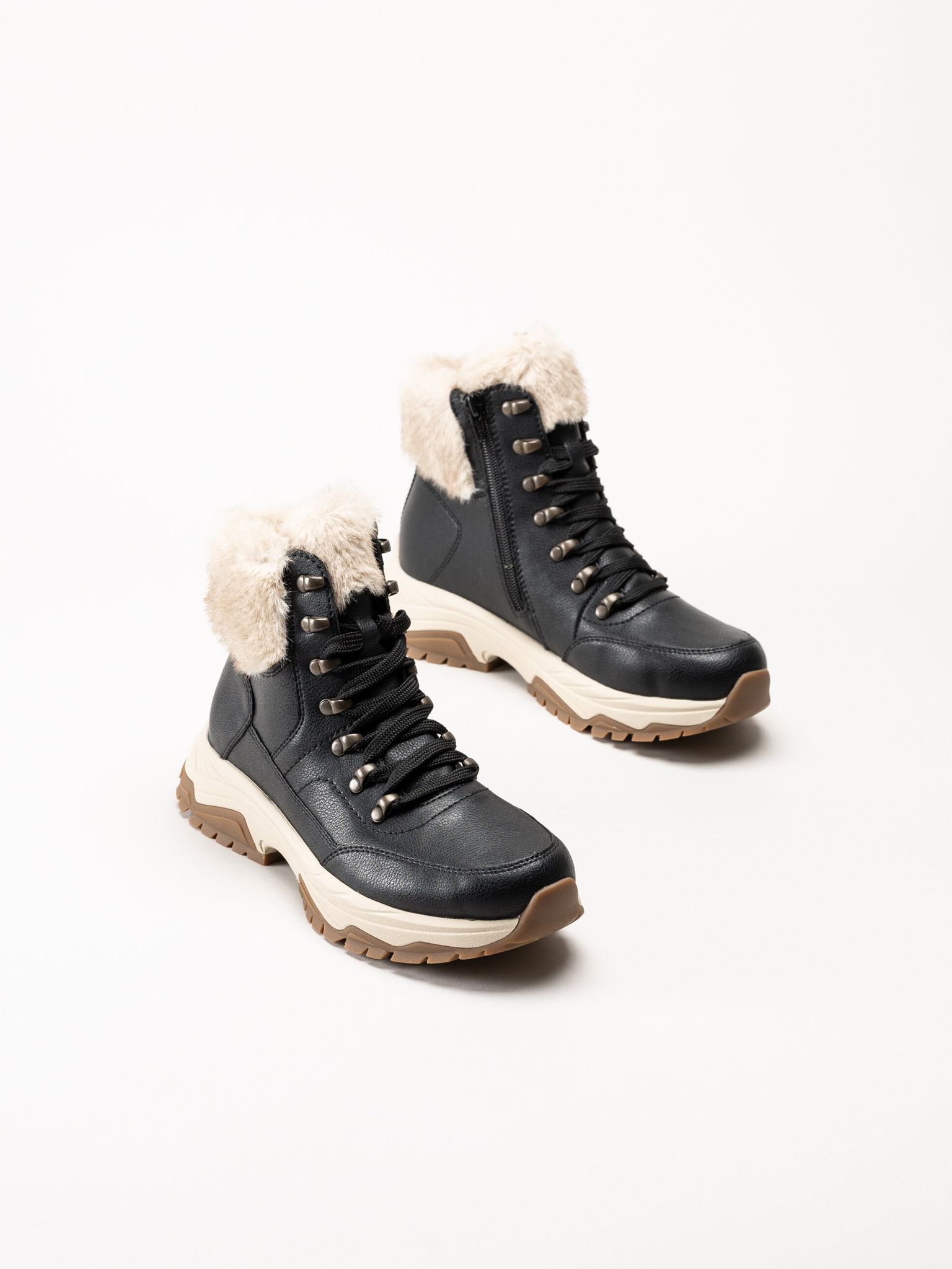 Rieker - Svarta fodrade kängor i skinn