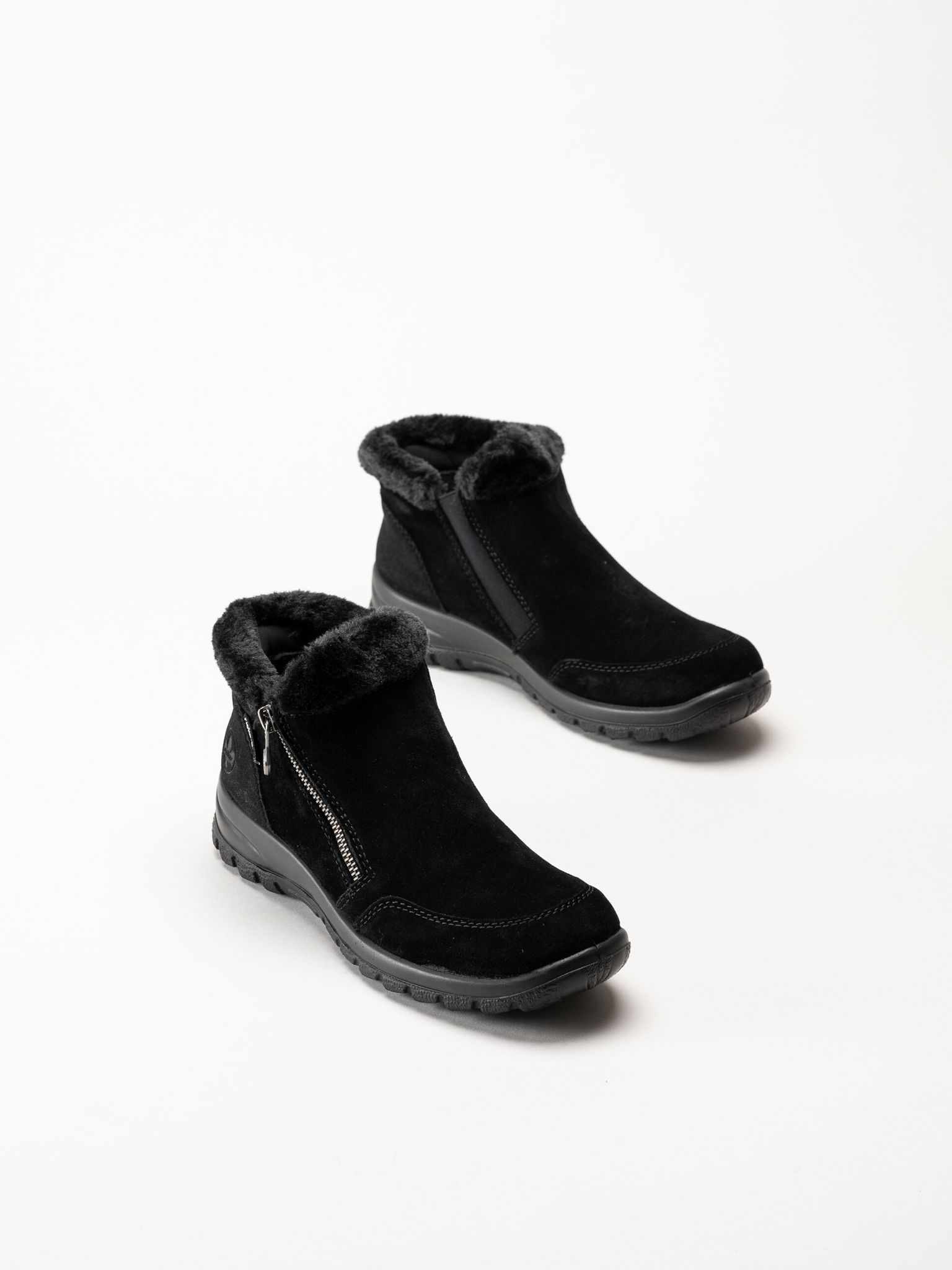 Rieker - Svarta fodrade boots i mocka