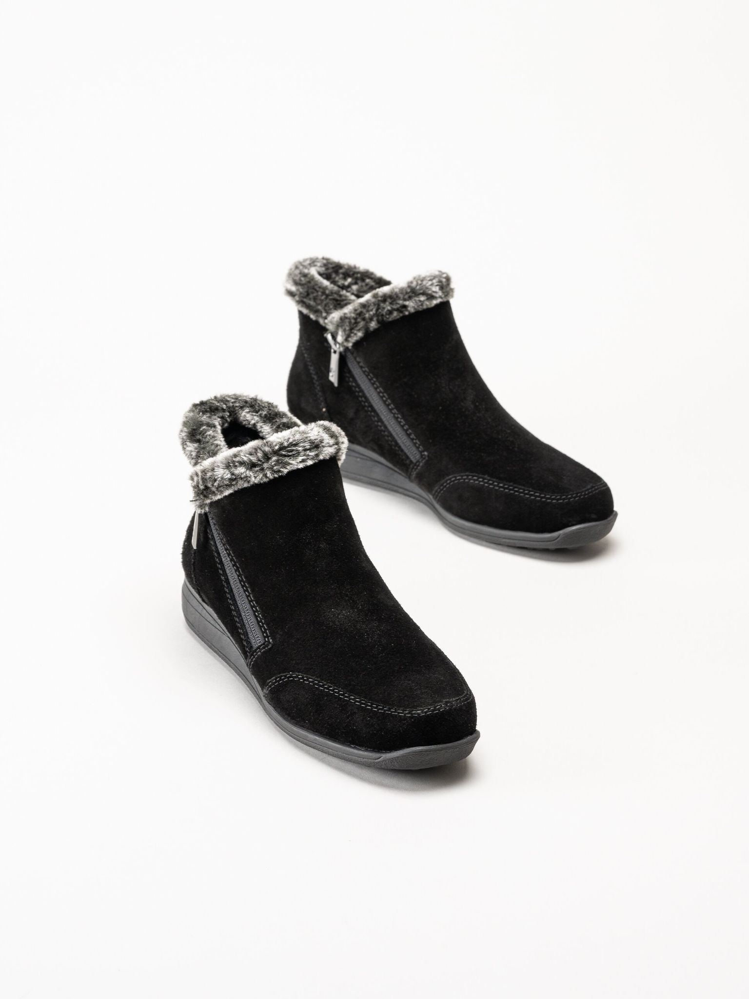 Rieker - Svarta fodrade boots i mocka