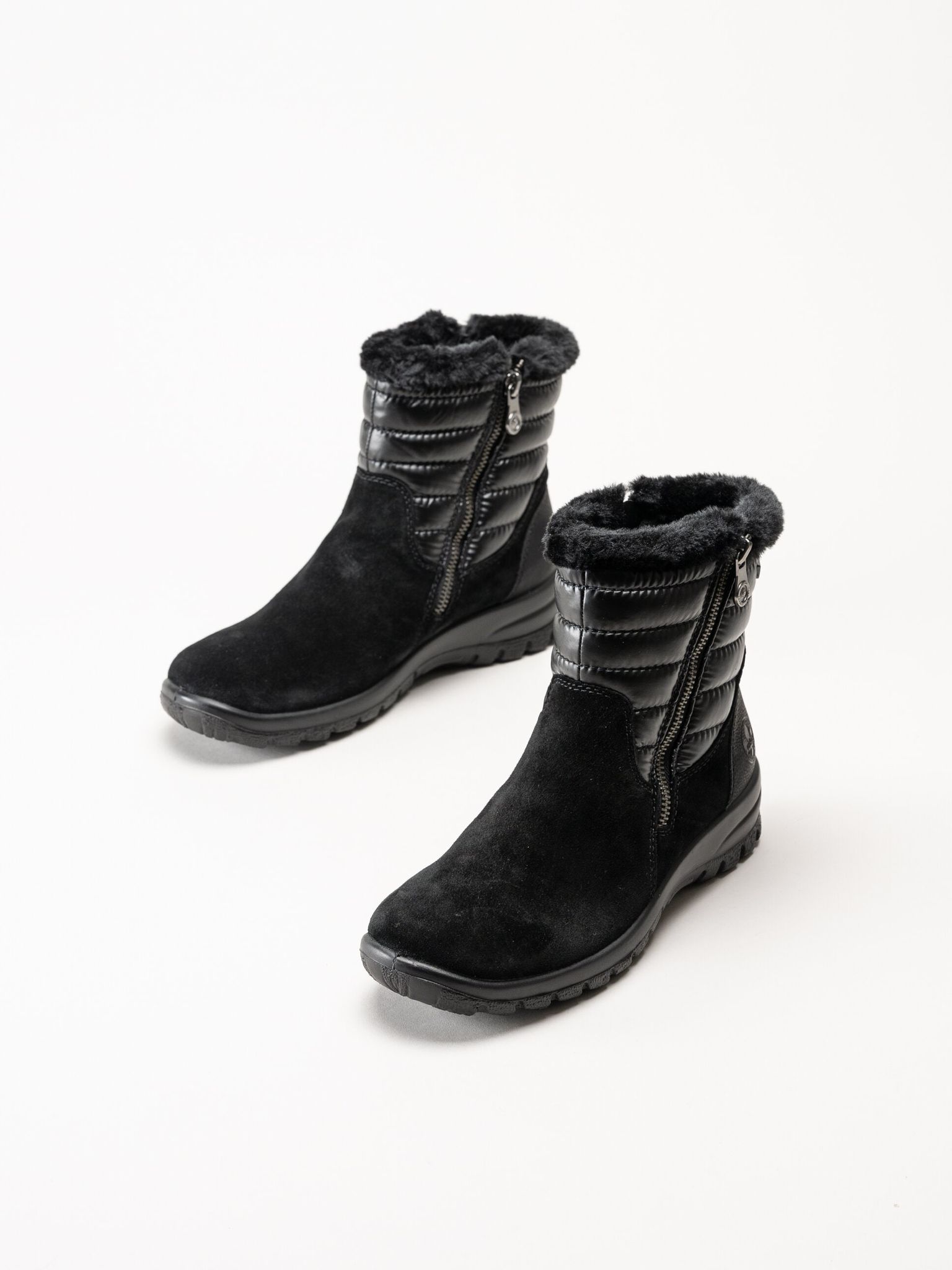 Rieker - Svarta fodrade boots i mocka