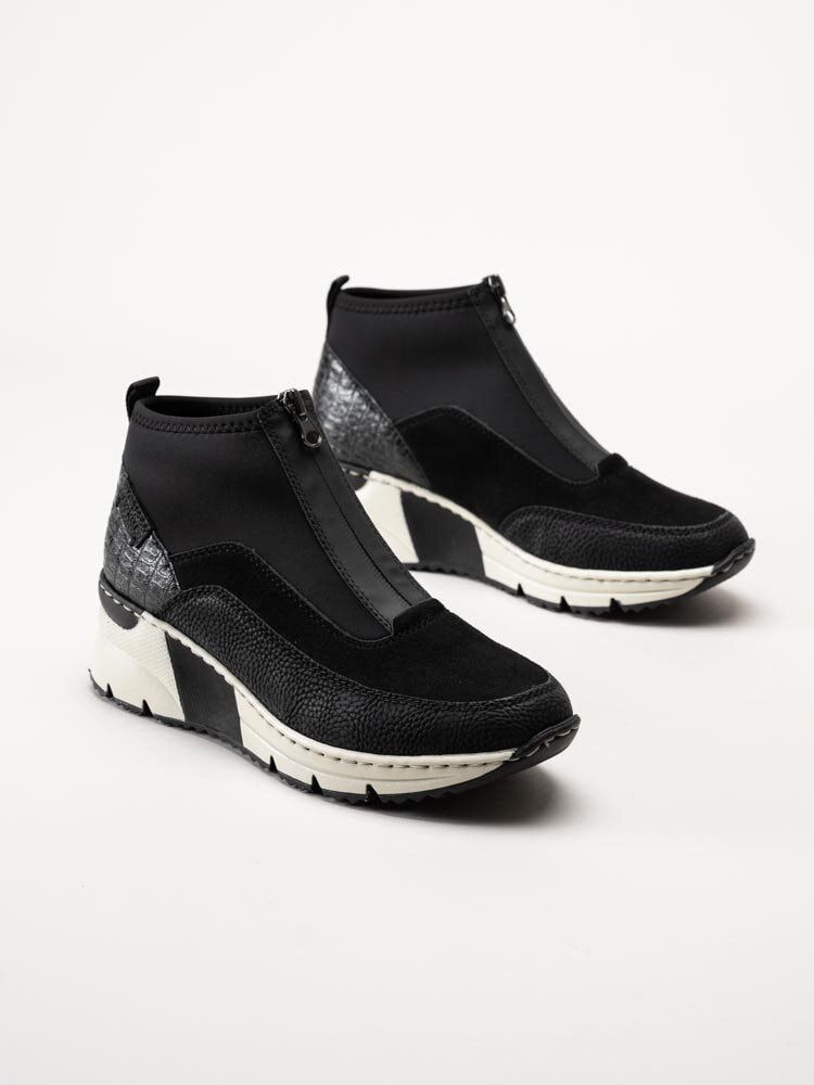 Rieker - Svarta sneakerboots med kilklack