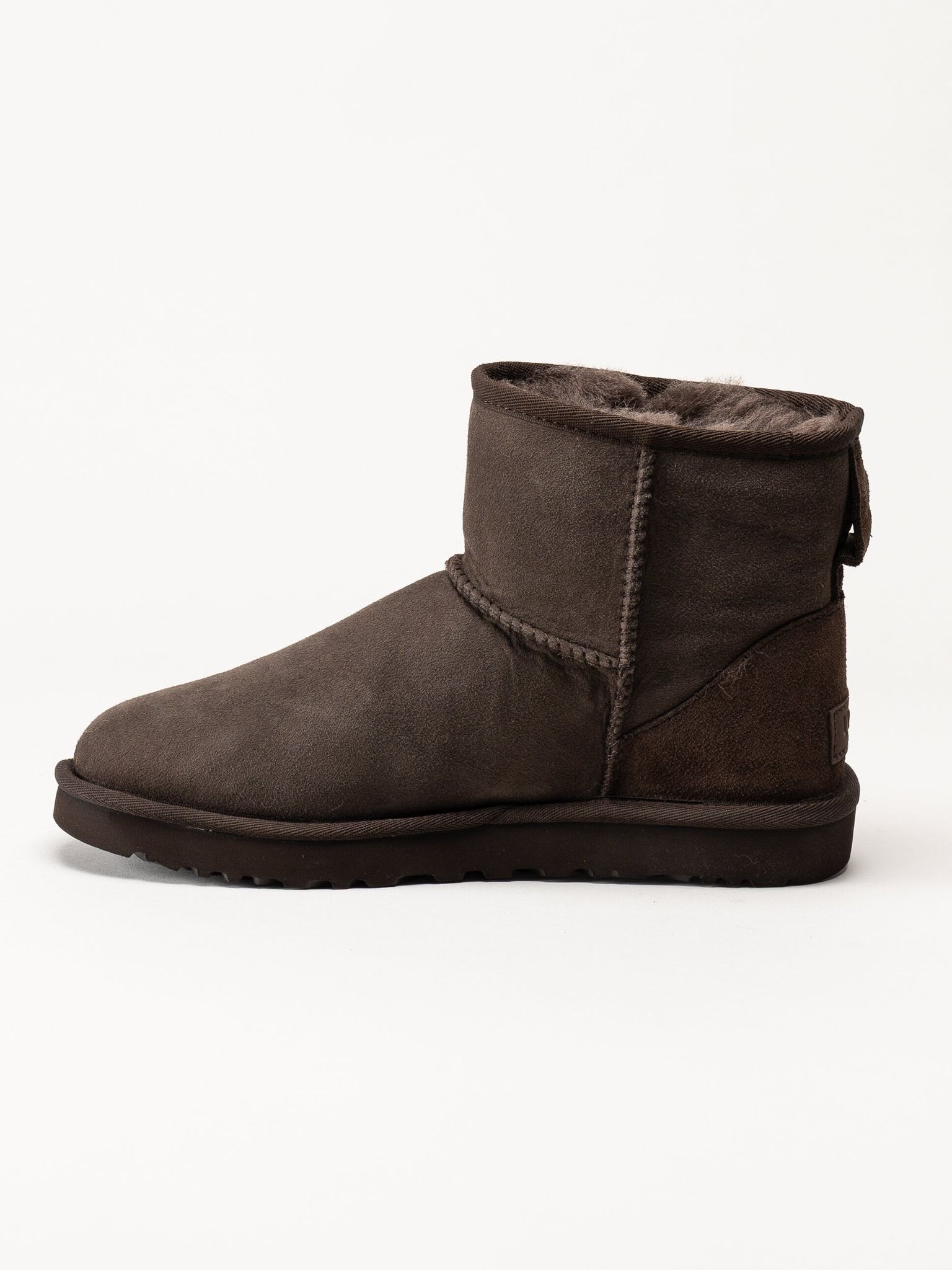 UGG - W Classic Mini II - Mörkruna fårskinnsfodrade vinterboots