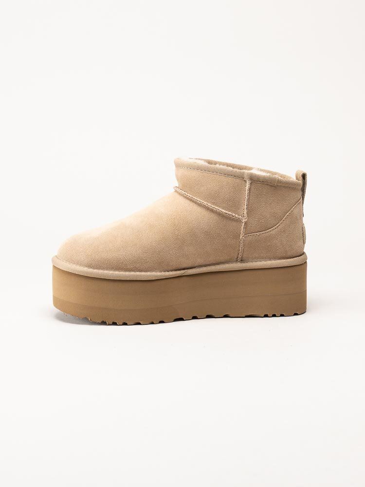 UGG - Ultra Mini Platform - Beige ullfodrade platåboots i mocka