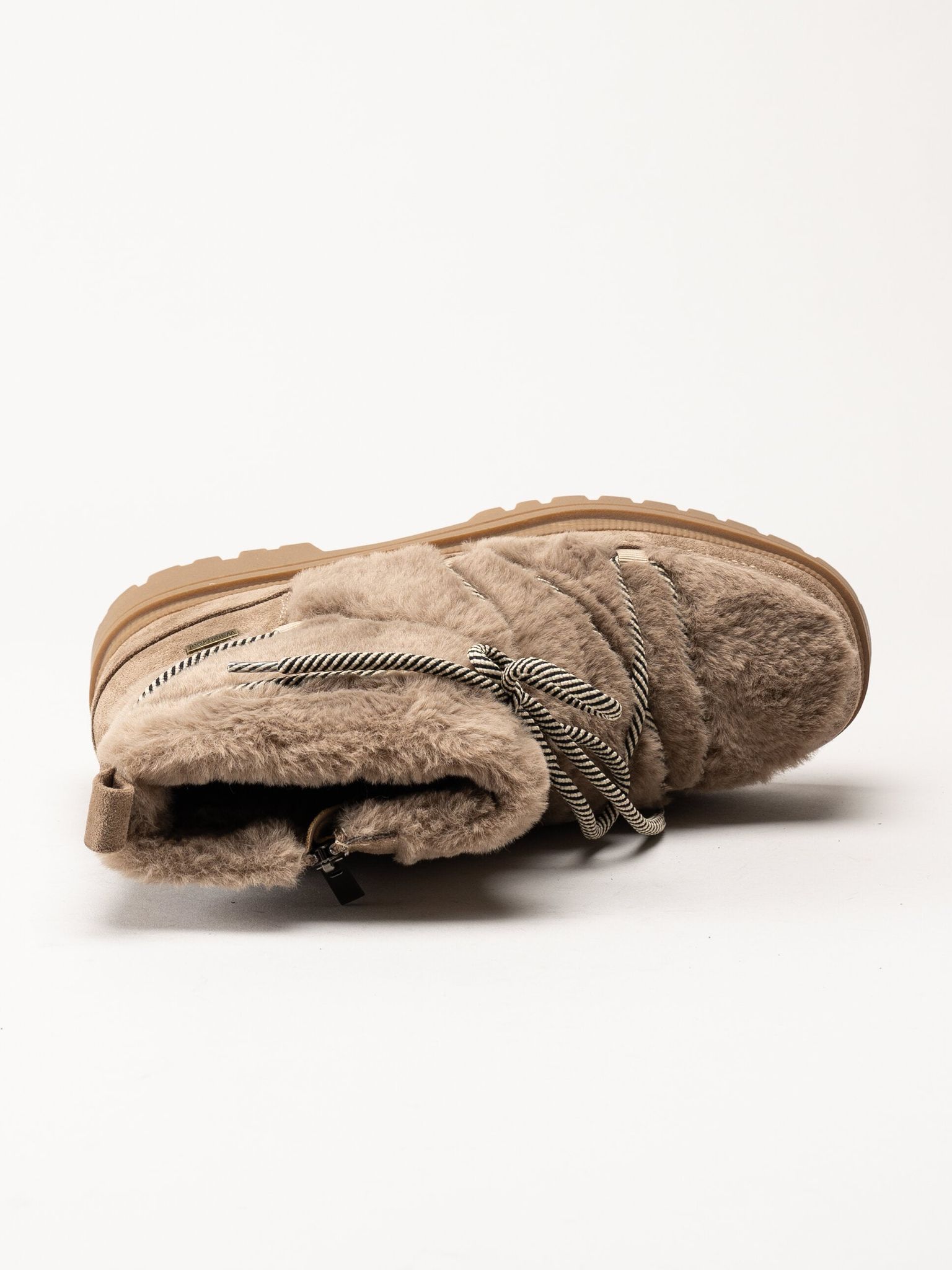 Duffy - Beige kängor i fuskpäls