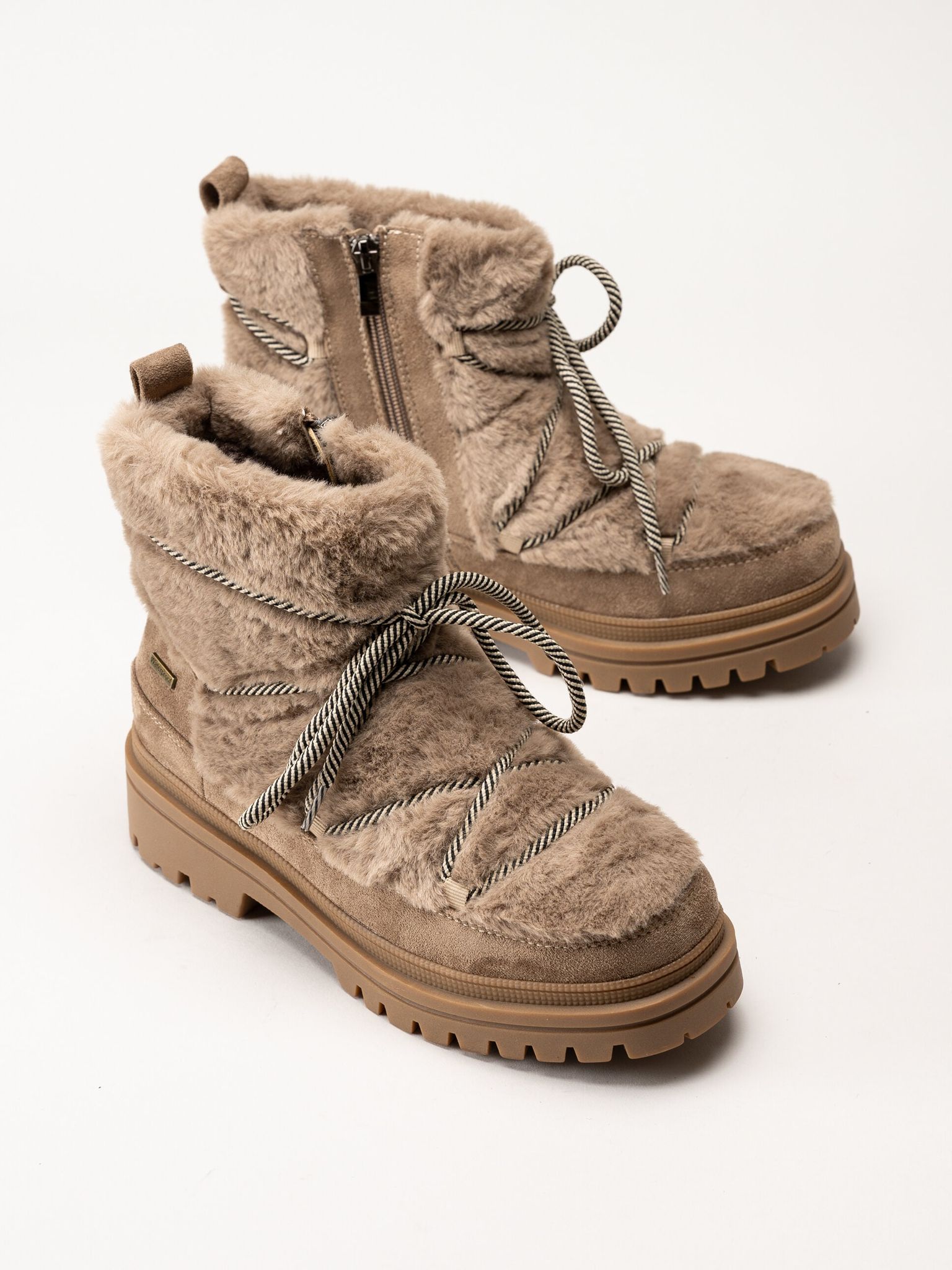 Duffy - Beige kängor i fuskpäls